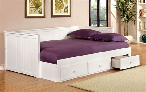 Queen mattress. . Full size day bed
